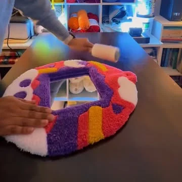 Tapis en forme de console de jeu en finition