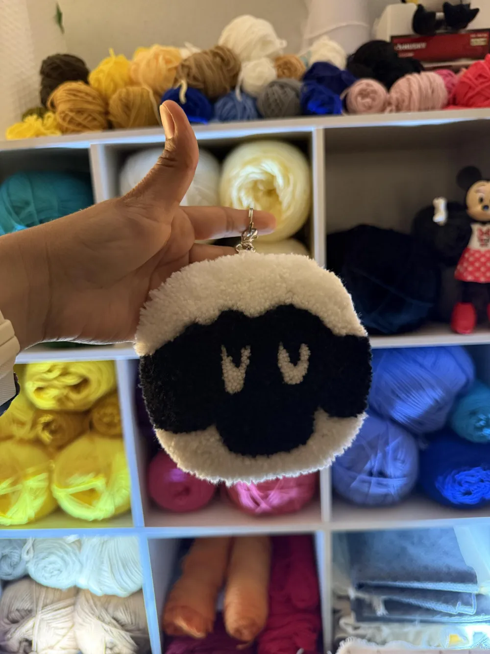 Porte-clés mouton tufté